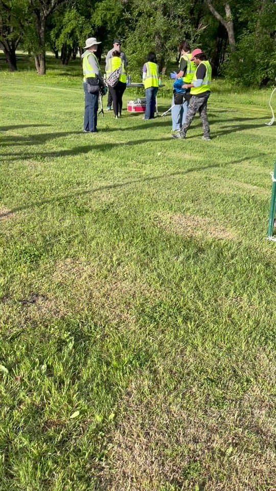 The Don’t Mess with Trash-Off/Great American Cleanup is underway at Trinity View Park! https://t.co/XmUs2DMepG