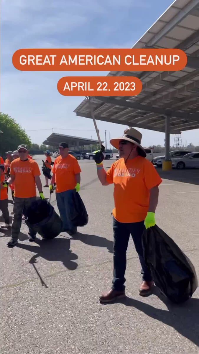 Thank you to all volunteers who came out for the Great American Cleanup this past Saturday & helped beautify downtown! It was a record breaking trash collection day for @BeautifyFresno & could not be done without YOU🫶
Go to @BeautifyFresno page to learn more about their events🚮 https://t.co/CIDG75TWqK